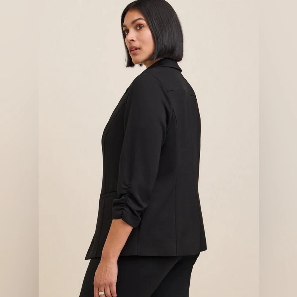 Torrid Single Button Black Blazer - New! - Size 30 (6) - Picture 2 of 5